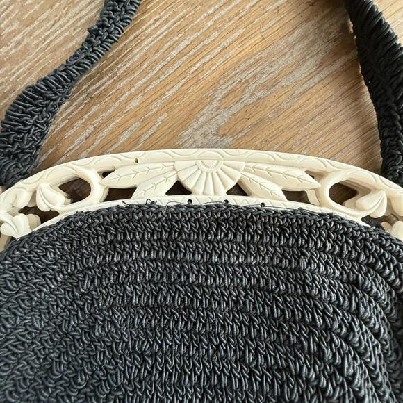 Vintage Crocheted Purse Handbag Circa 1940s. No Closing Mechanism Scalloped Edge - Picture 4 of 6